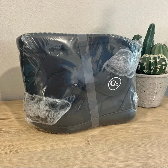 Women’s Faux Fur Lined Winter Snow Boots Black Waterproof Cozy Warm Size 9 - Picture 7 of 13